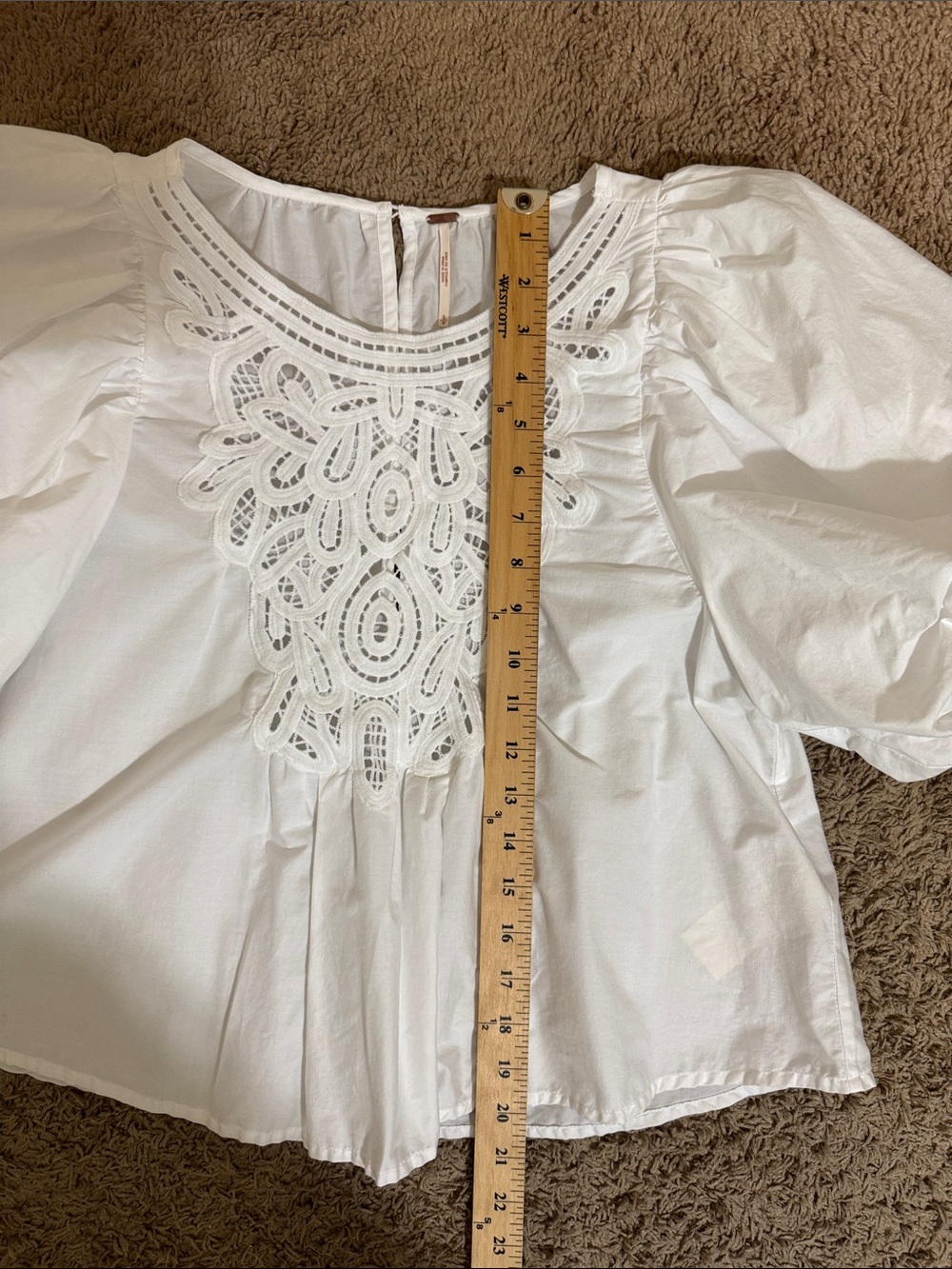 Free People Bardot Crop Top White Crochet Yoke Puff Sleeve size S Boho Coquette - Picture 10 of 11